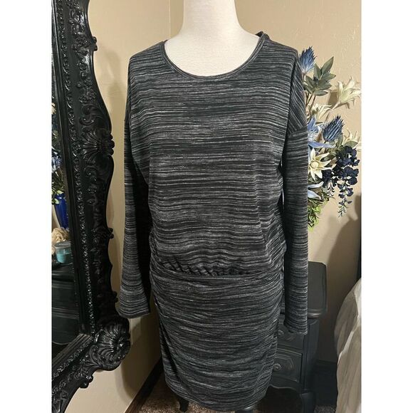 Athleta Long Sleeve Knit Empire Dress, Casual Dress Size Medium - Picture 1 of 3